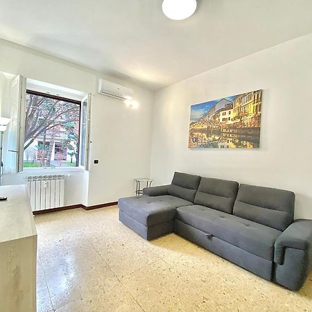 Ferienwohnung Navigli Style, Tra Metropolitana Famagosta, Comfort E Modernita Mailand Exterior foto